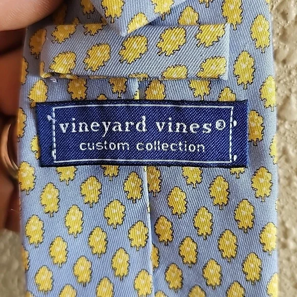 Vinyard Vines Ties - Picture 3 of 5